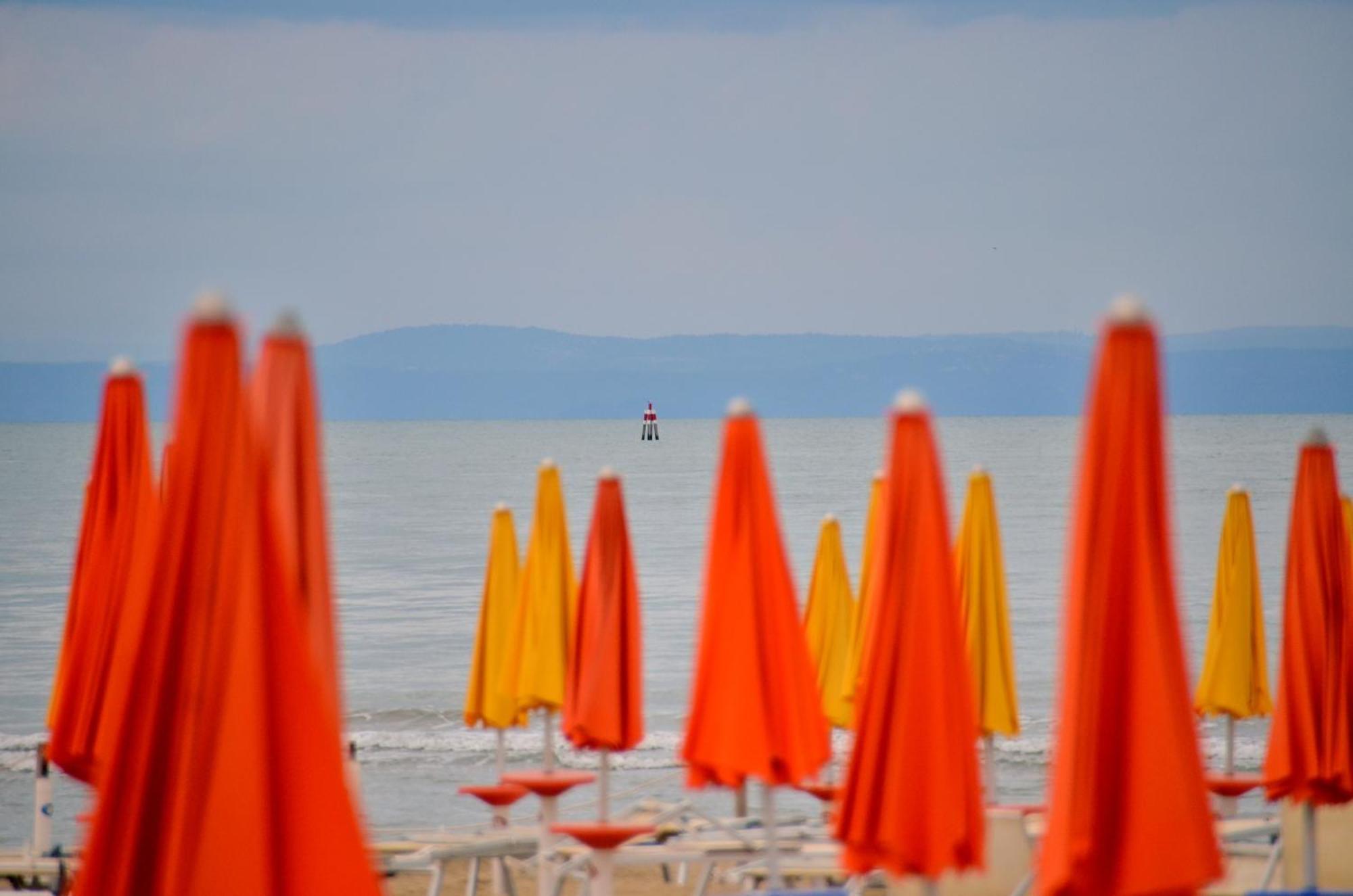 Hotel Etna Lignano Sabbiadoro Zewnętrze zdjęcie