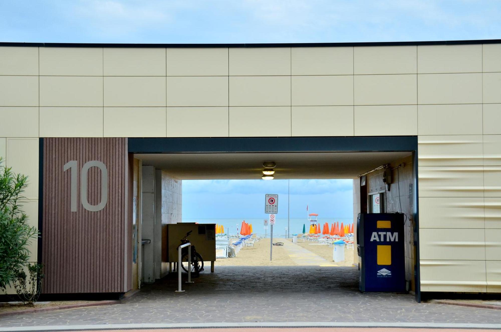 Hotel Etna Lignano Sabbiadoro Zewnętrze zdjęcie