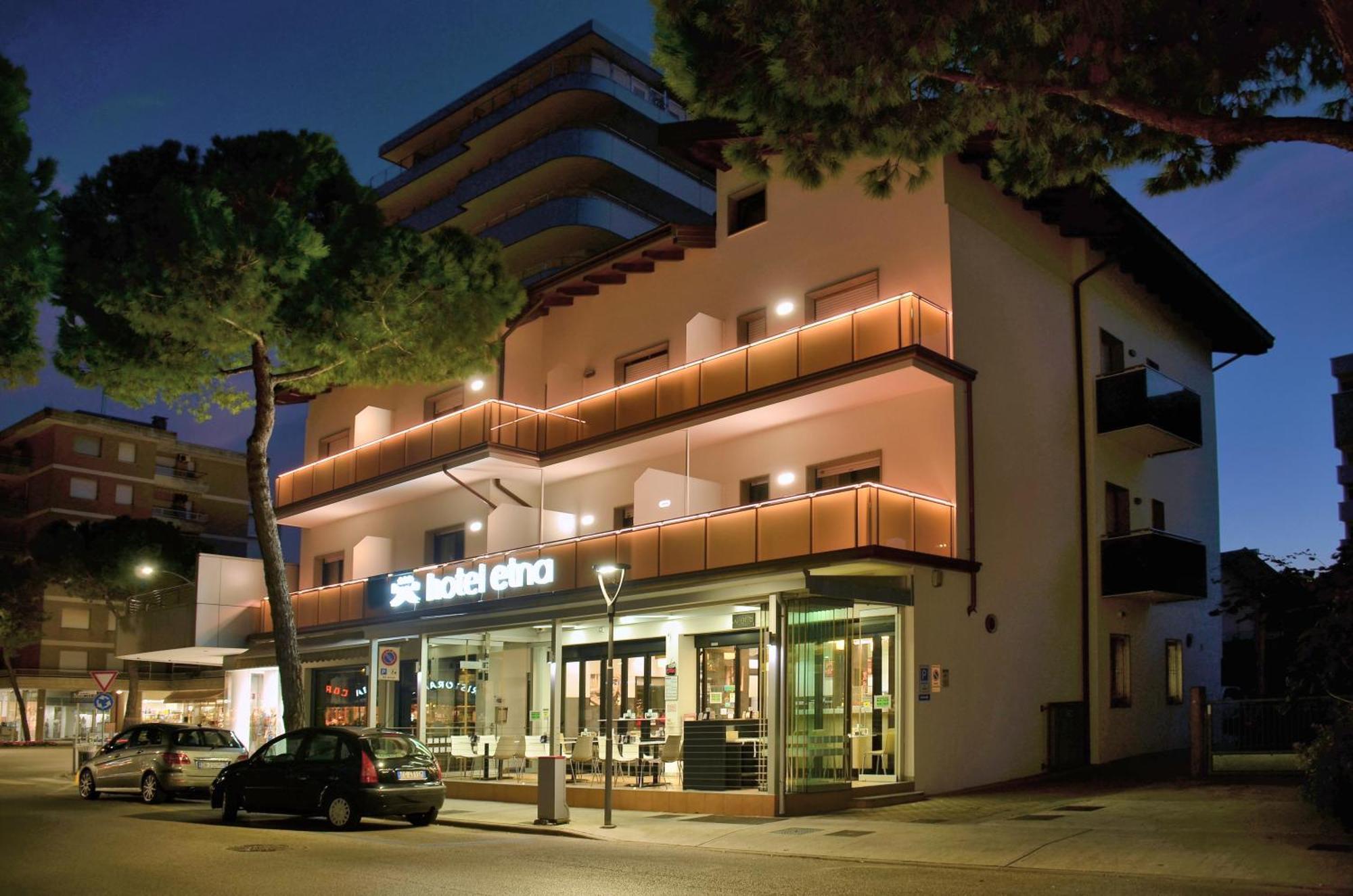 Hotel Etna Lignano Sabbiadoro Zewnętrze zdjęcie