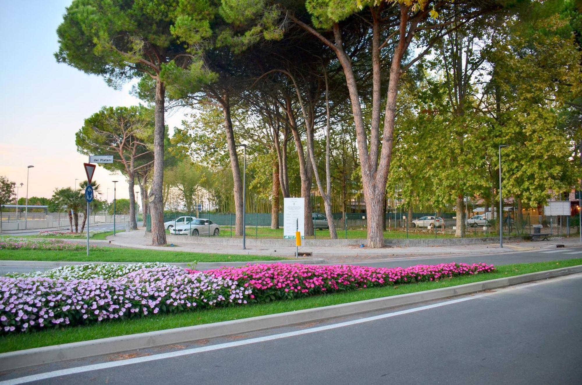 Hotel Etna Lignano Sabbiadoro Zewnętrze zdjęcie