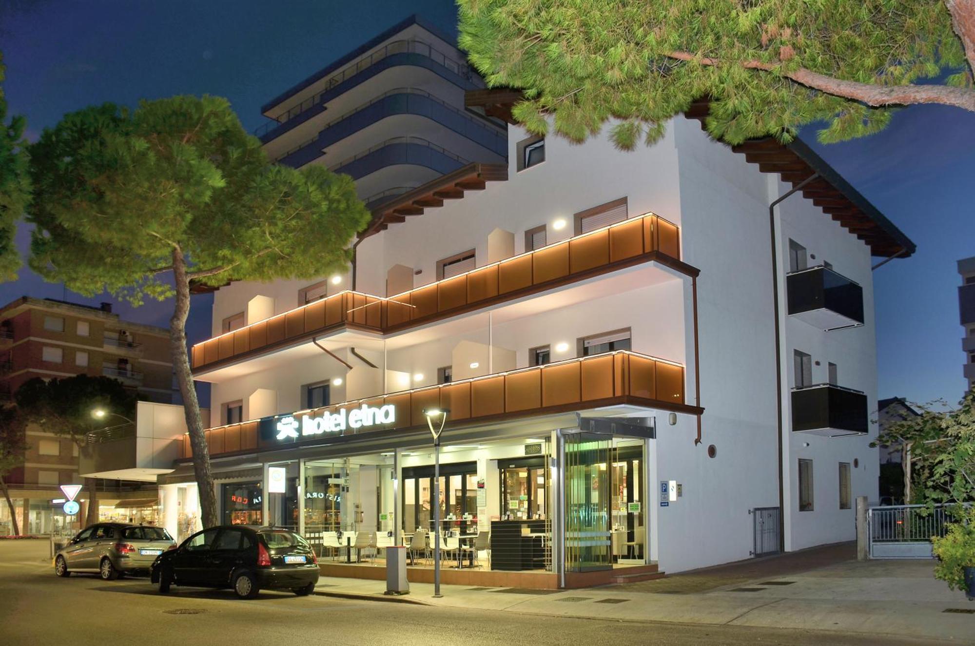 Hotel Etna Lignano Sabbiadoro Zewnętrze zdjęcie