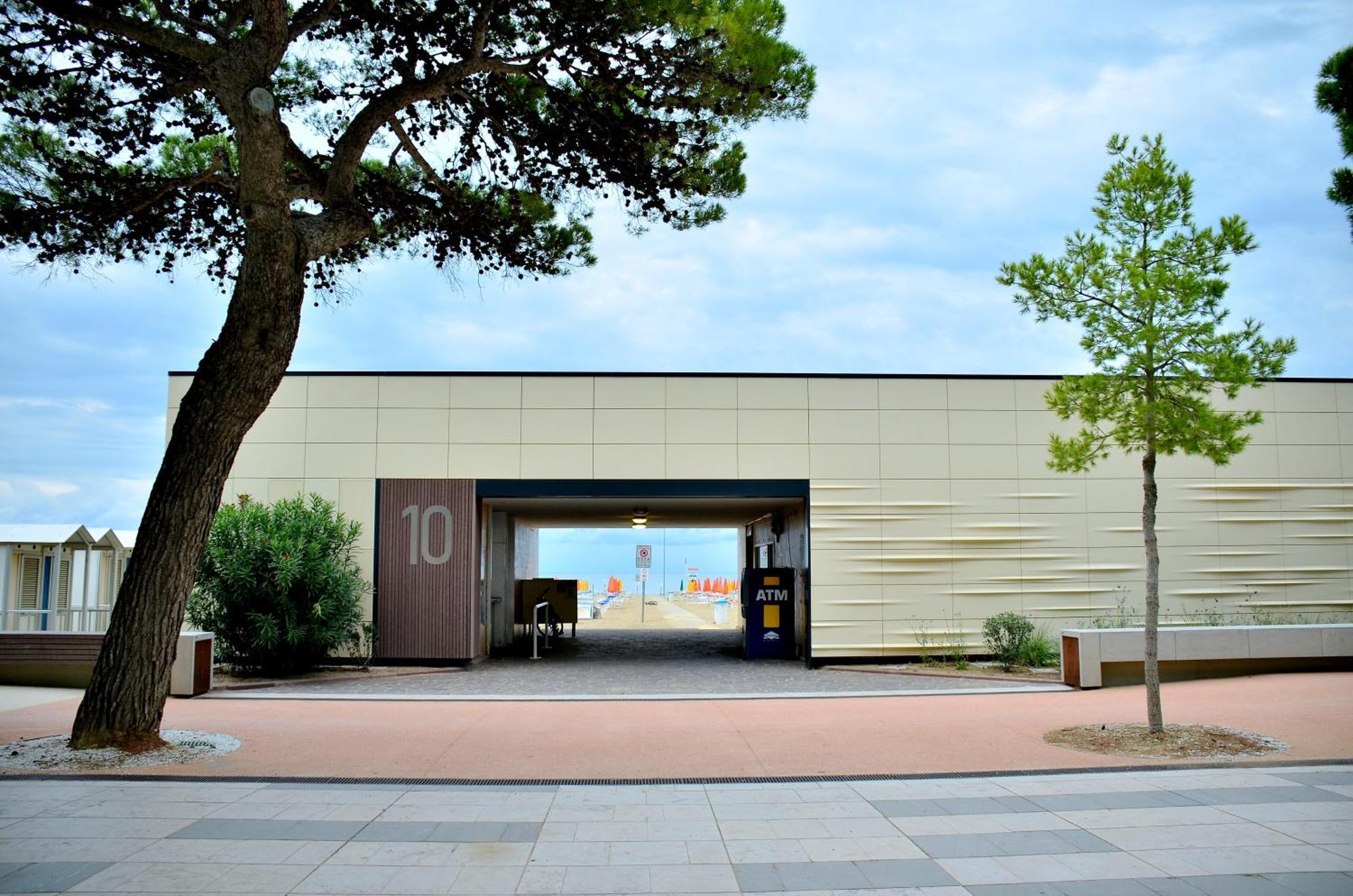 Hotel Etna Lignano Sabbiadoro Zewnętrze zdjęcie