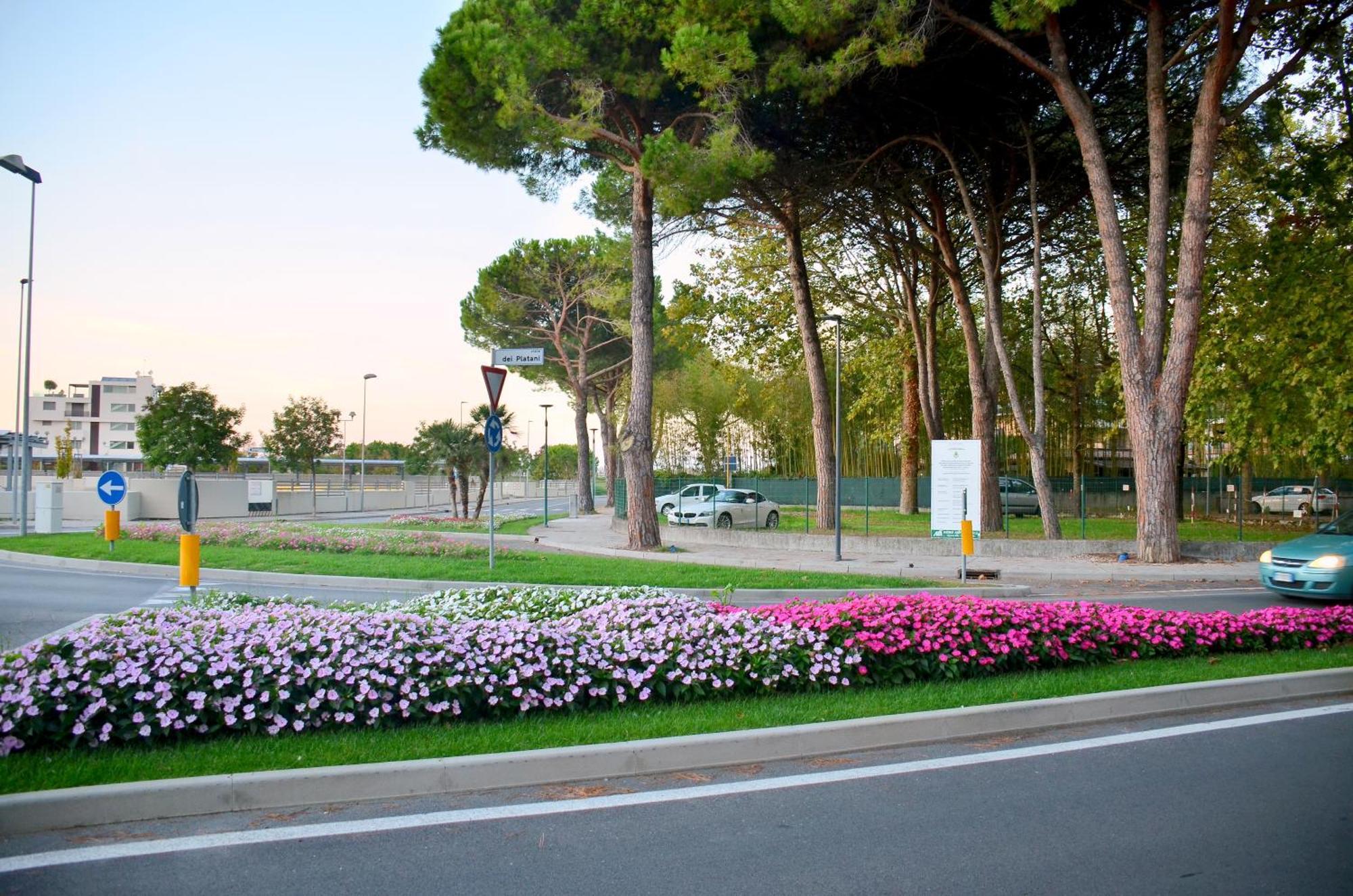 Hotel Etna Lignano Sabbiadoro Zewnętrze zdjęcie