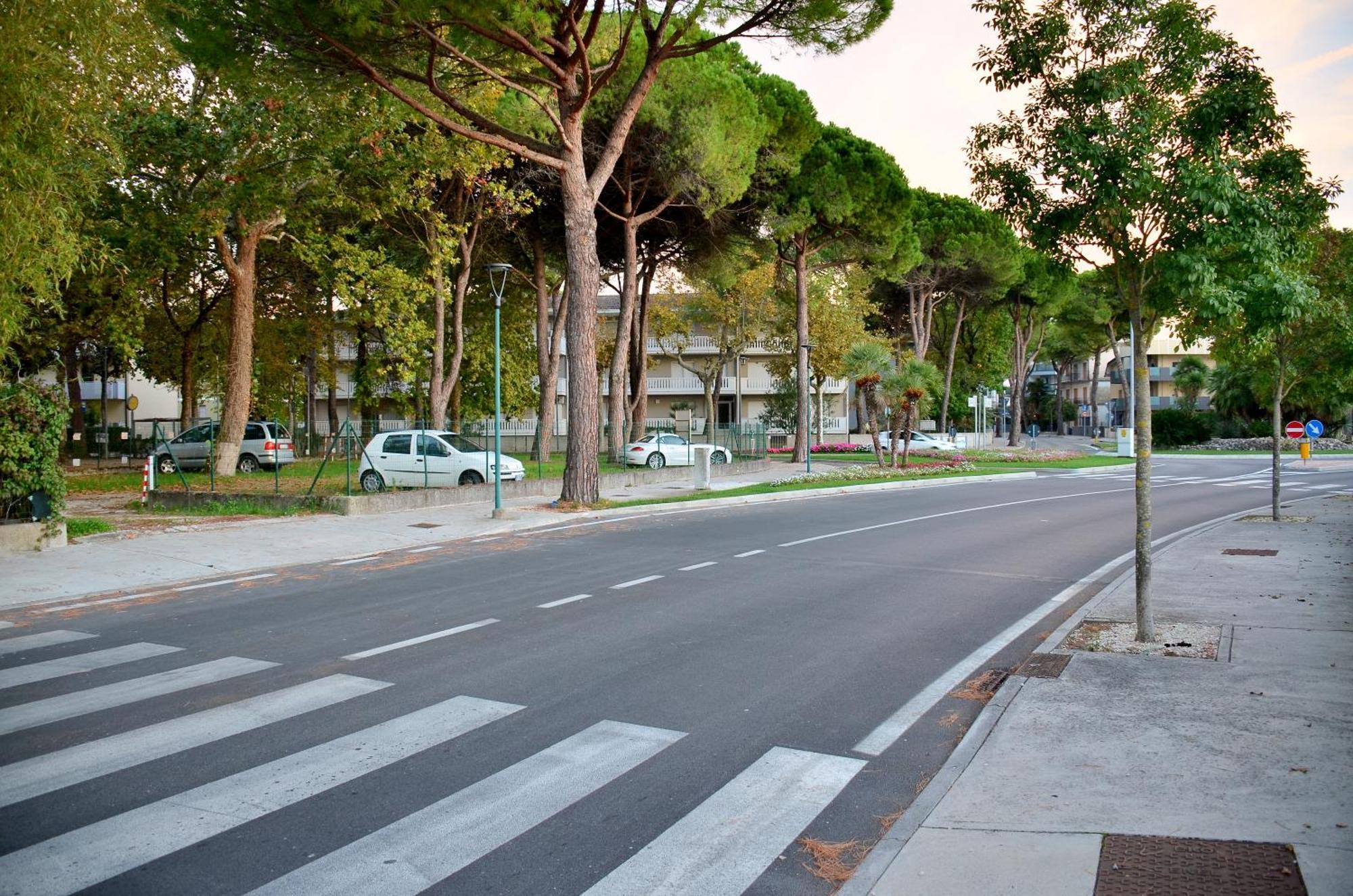 Hotel Etna Lignano Sabbiadoro Zewnętrze zdjęcie