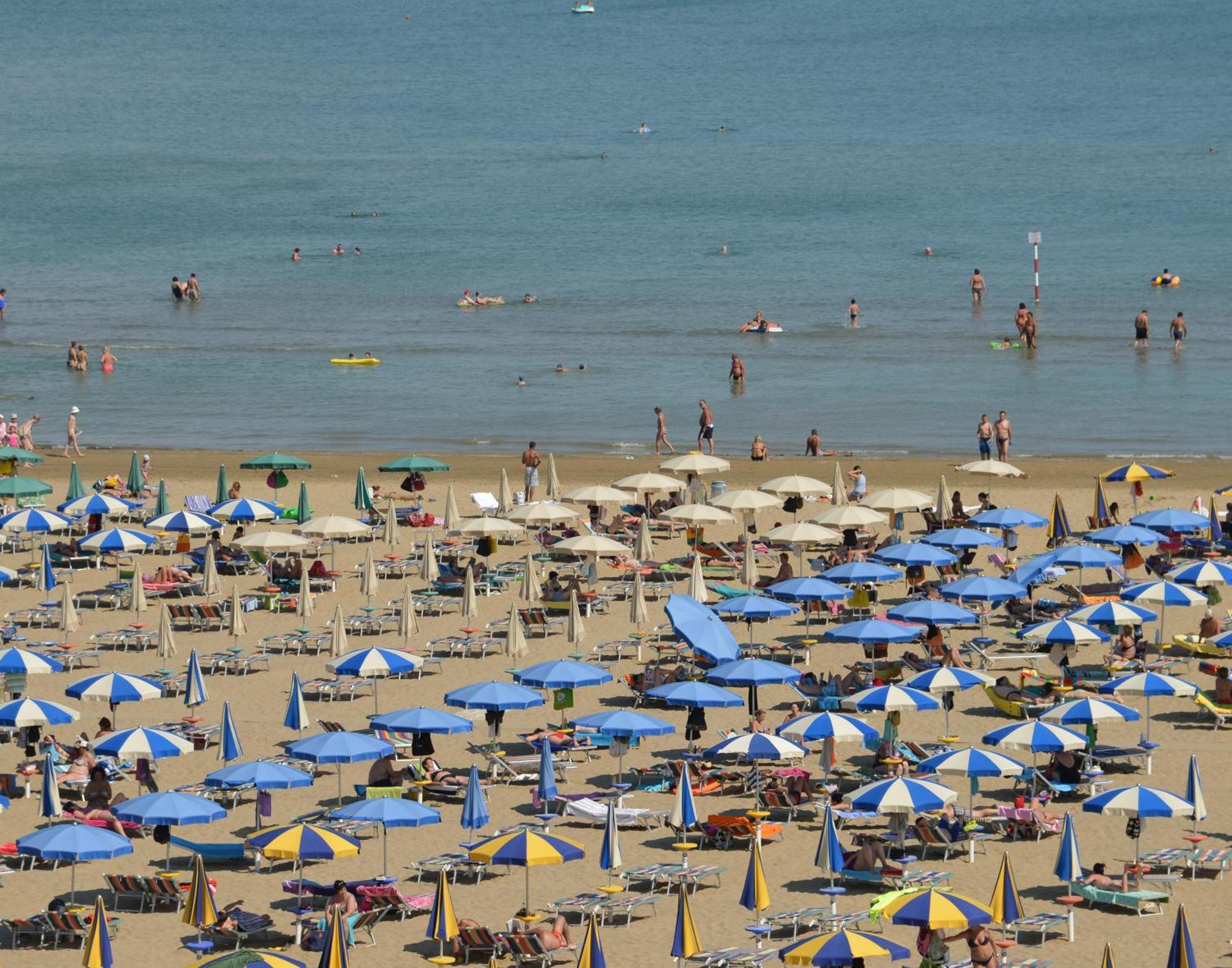 Hotel Etna Lignano Sabbiadoro Zewnętrze zdjęcie